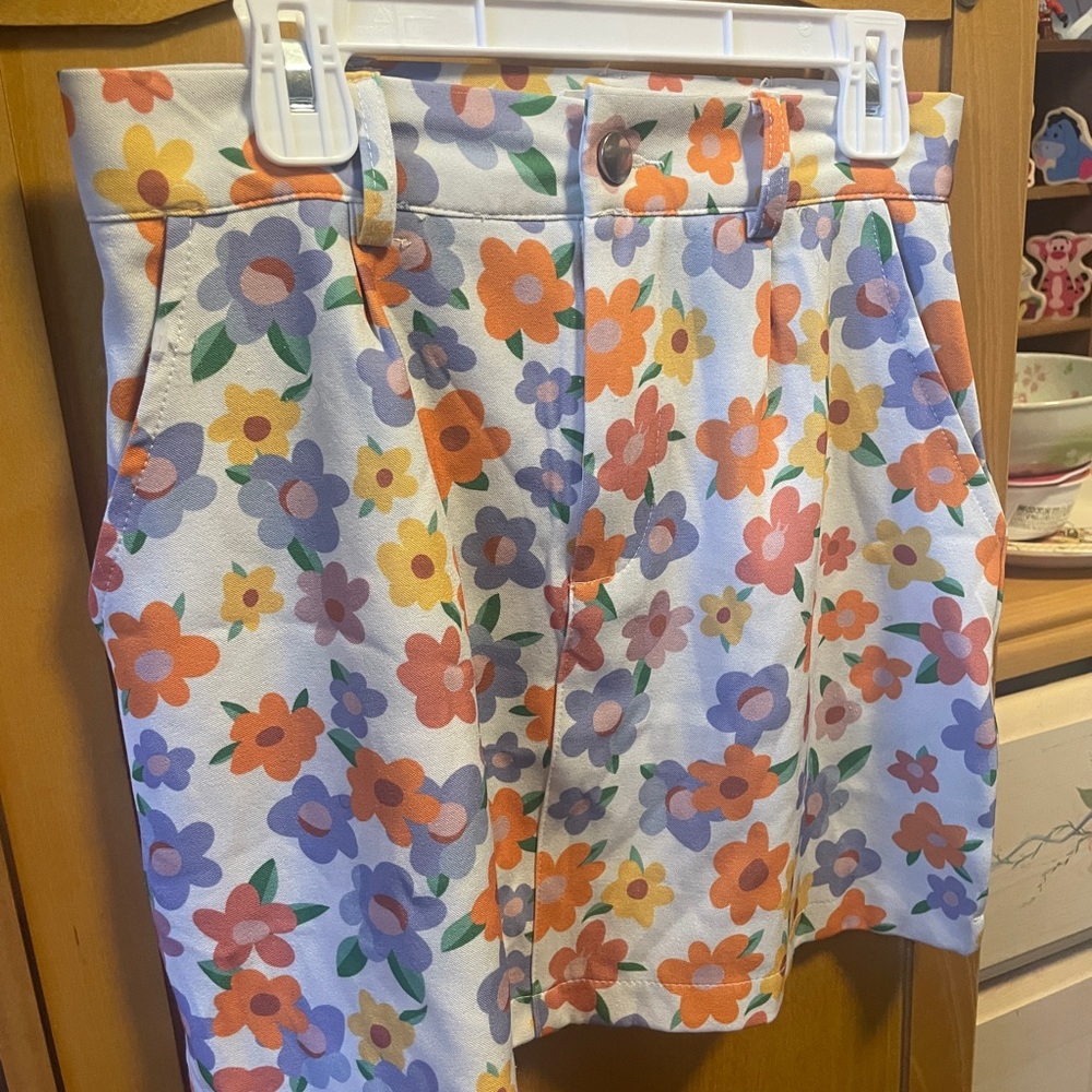 Short Floral Print High-Waisted Skirt